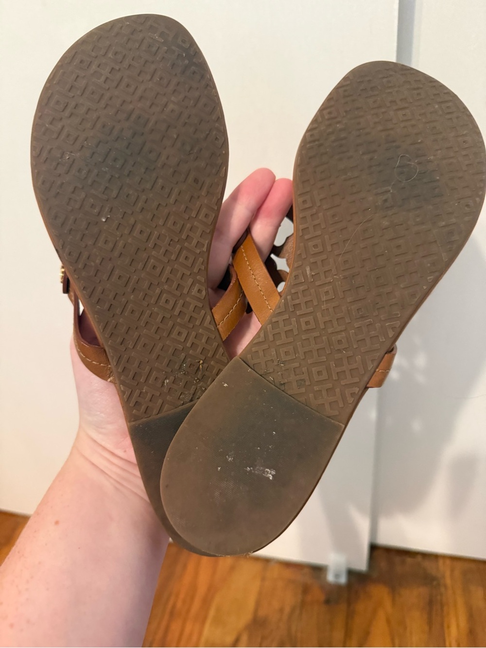 Tory Burch Leather Circle-Logo Thong Sandals - Brown - Picture 3 of 4